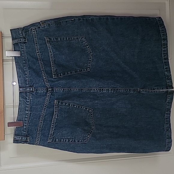 EUC Jones Jeans Women's Size 12 Denim Skirt - Picture 2 of 3